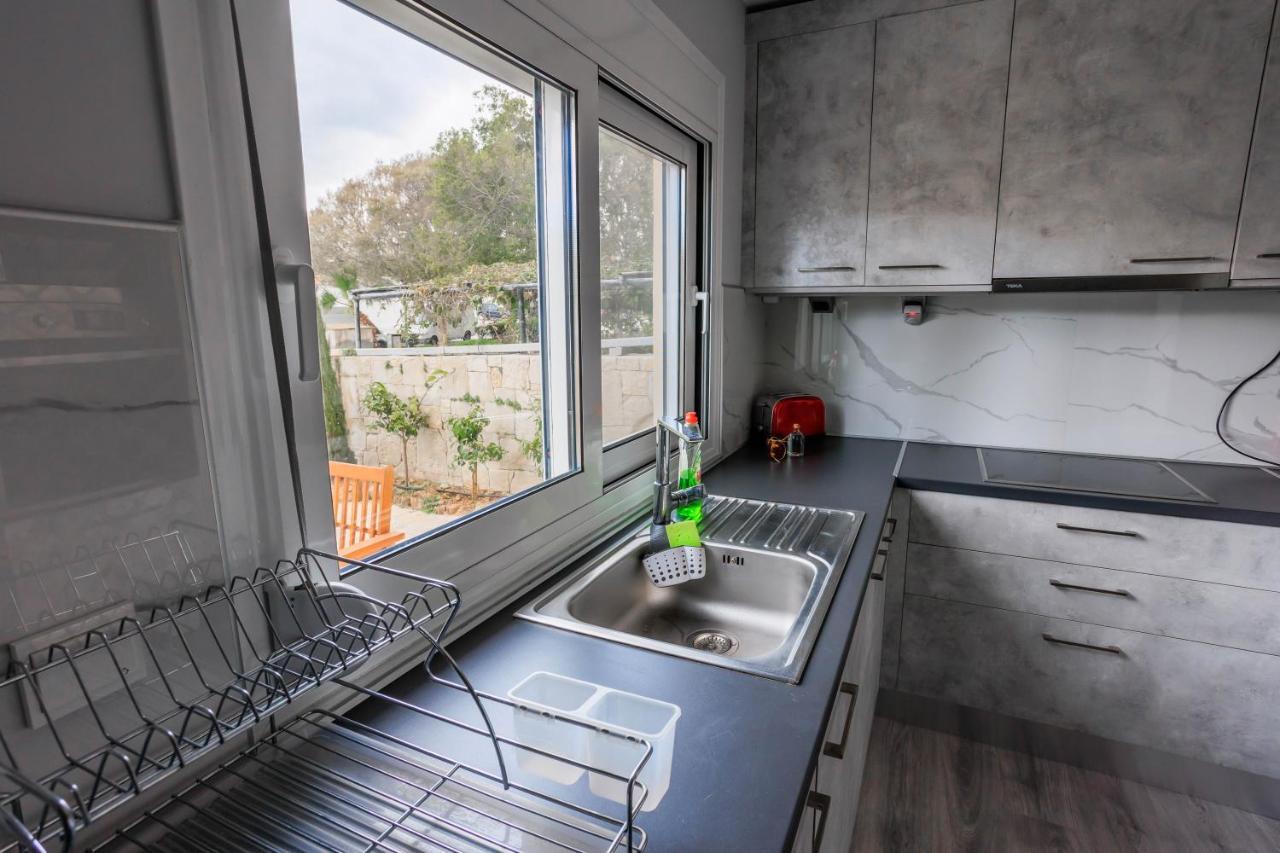 Electra Modern Apartment With Cozy Garden Heraklion  Luaran gambar